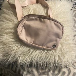 Lululemon fanny pack